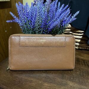 FOSSIL LEATHER WALLET ZIP AROUND